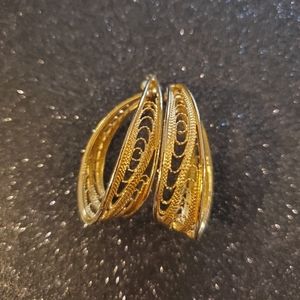 Curved Oval Earring, Swirl Pattern